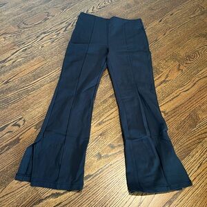 Abercrombie pull on trousers, slits at the hem, very comfortable! Size M. NWOT.
